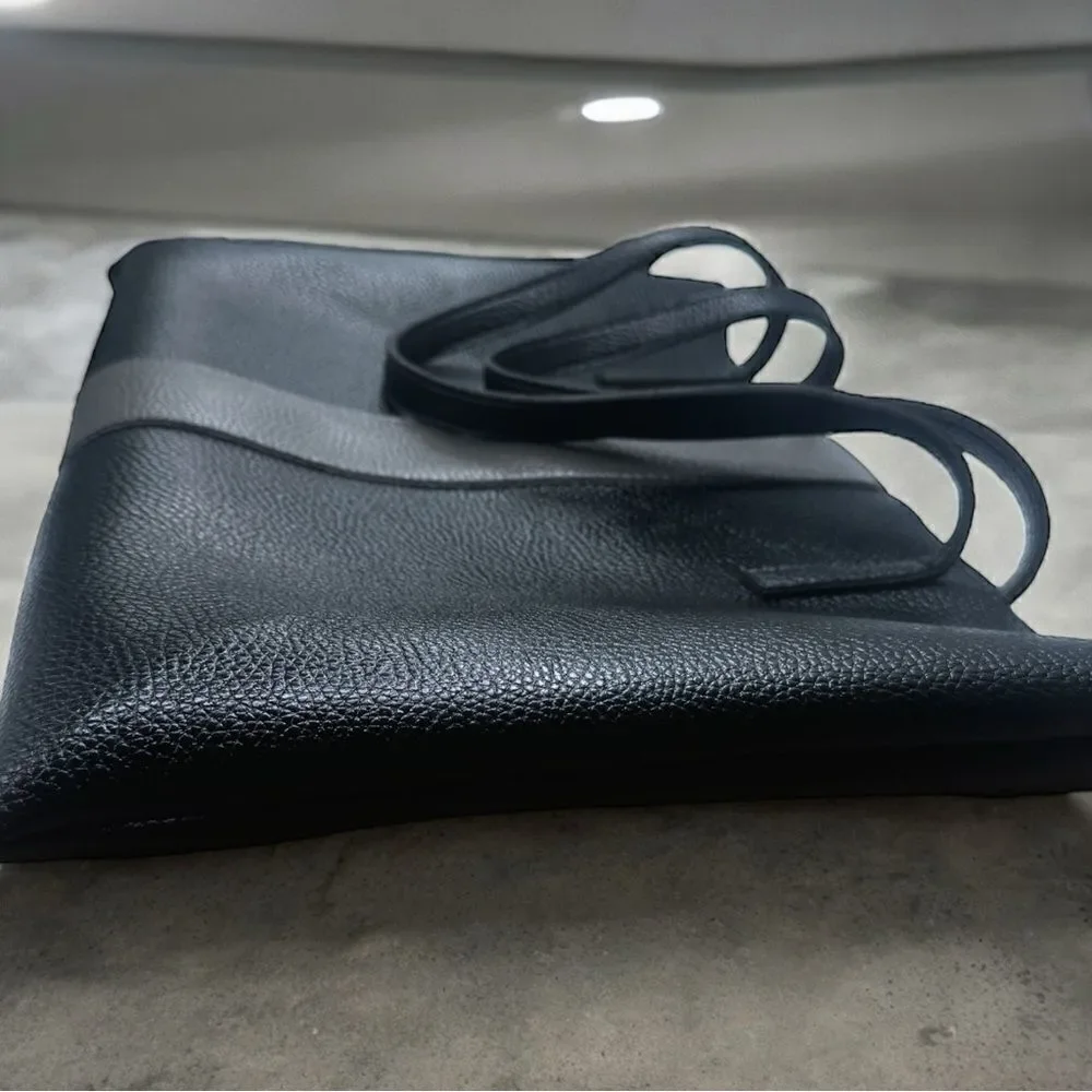 Vince Camuto Bags l Black Leather Open Tote l Double-Handle l Medium l EUC